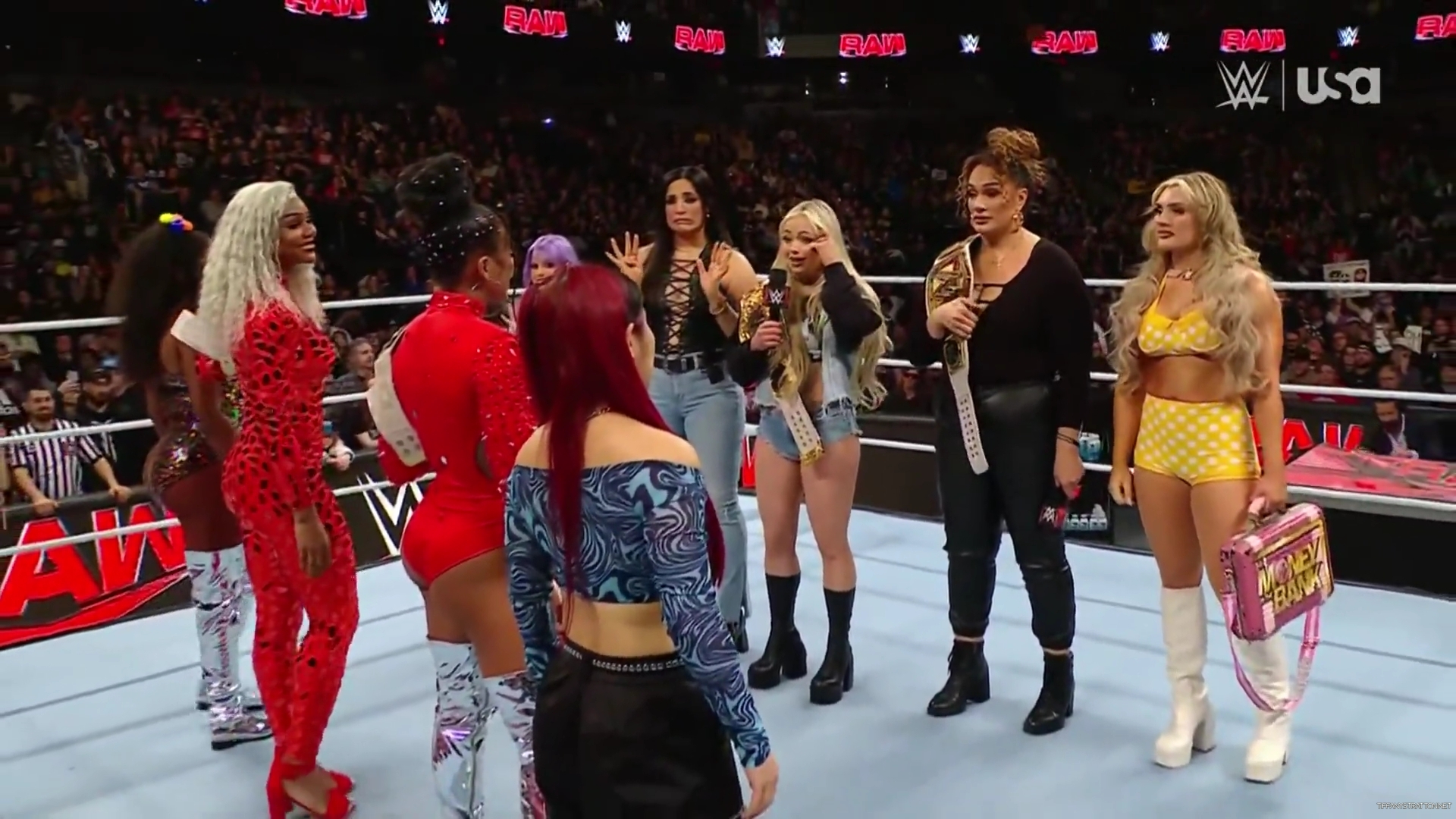 WWE_Monday_Night_Raw_2024_11_18_1080p_HDTV_x264-NWCHD_mp40185.jpg