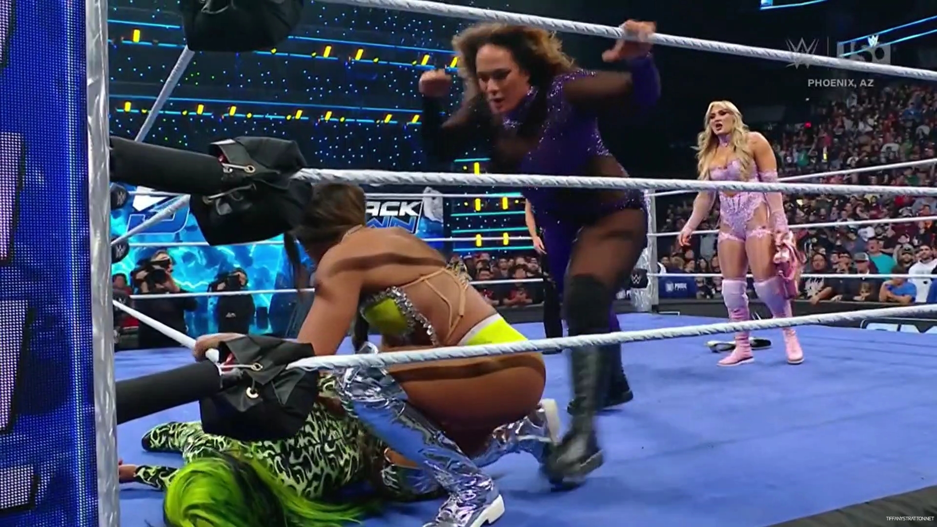 WWE_Friday_Night_SmackDown_2025_01_03_1080p_USANETWORK_h264-Star_mp40086.jpg