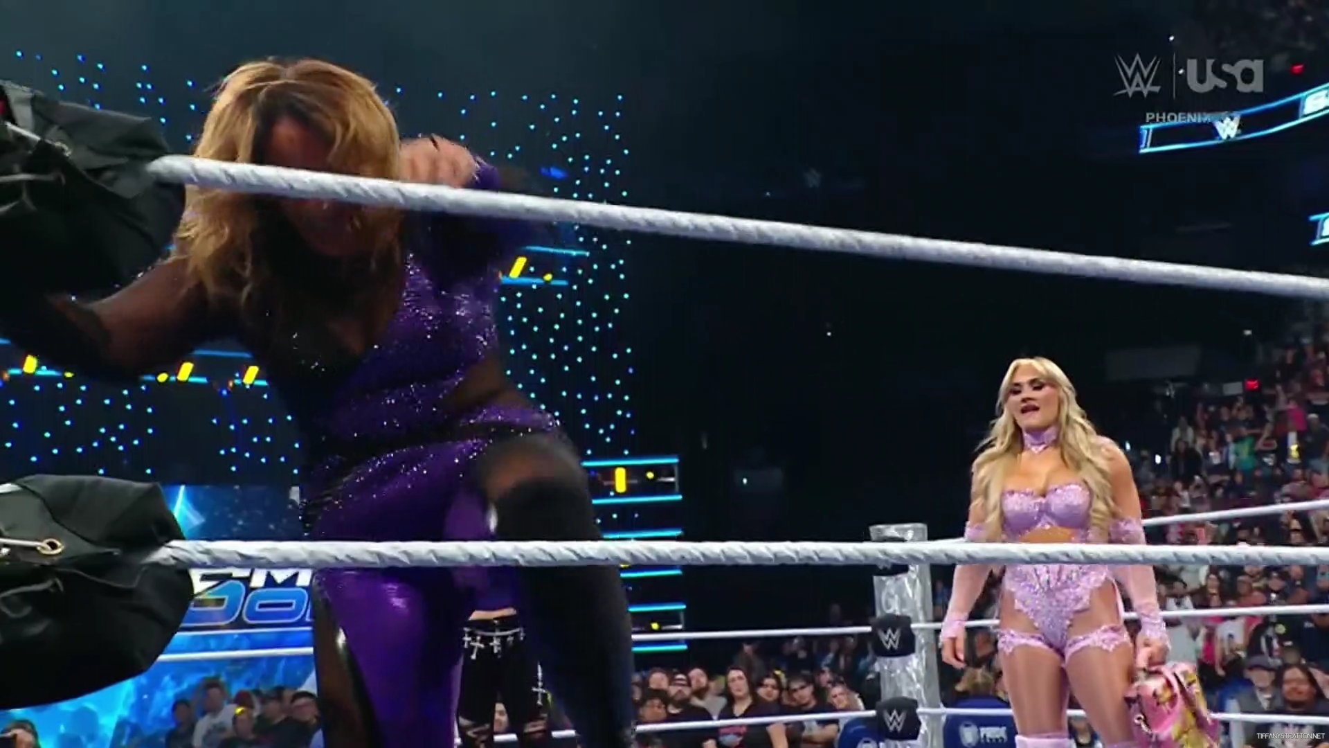 WWE_Friday_Night_SmackDown_2025_01_03_1080p_USANETWORK_h264-Star_mp40091.jpg