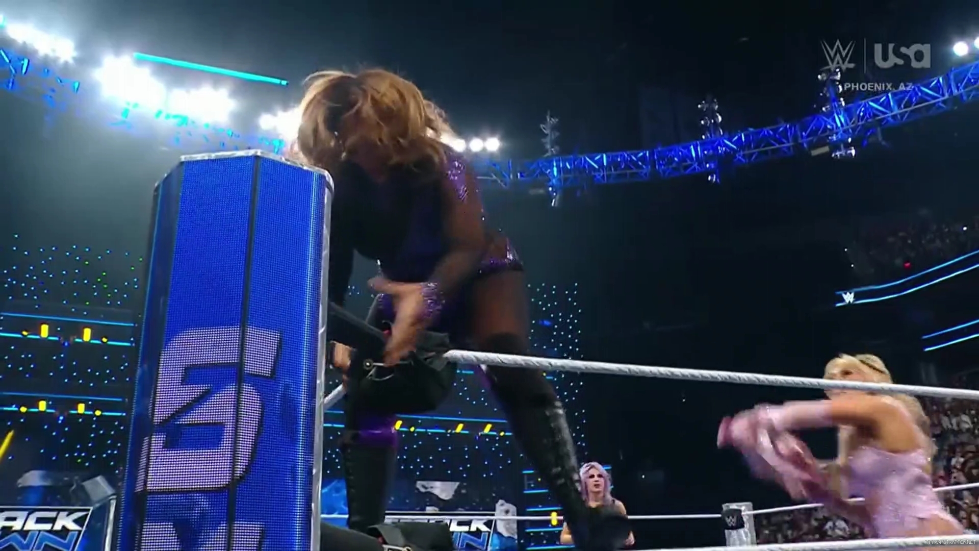 WWE_Friday_Night_SmackDown_2025_01_03_1080p_USANETWORK_h264-Star_mp40093.jpg