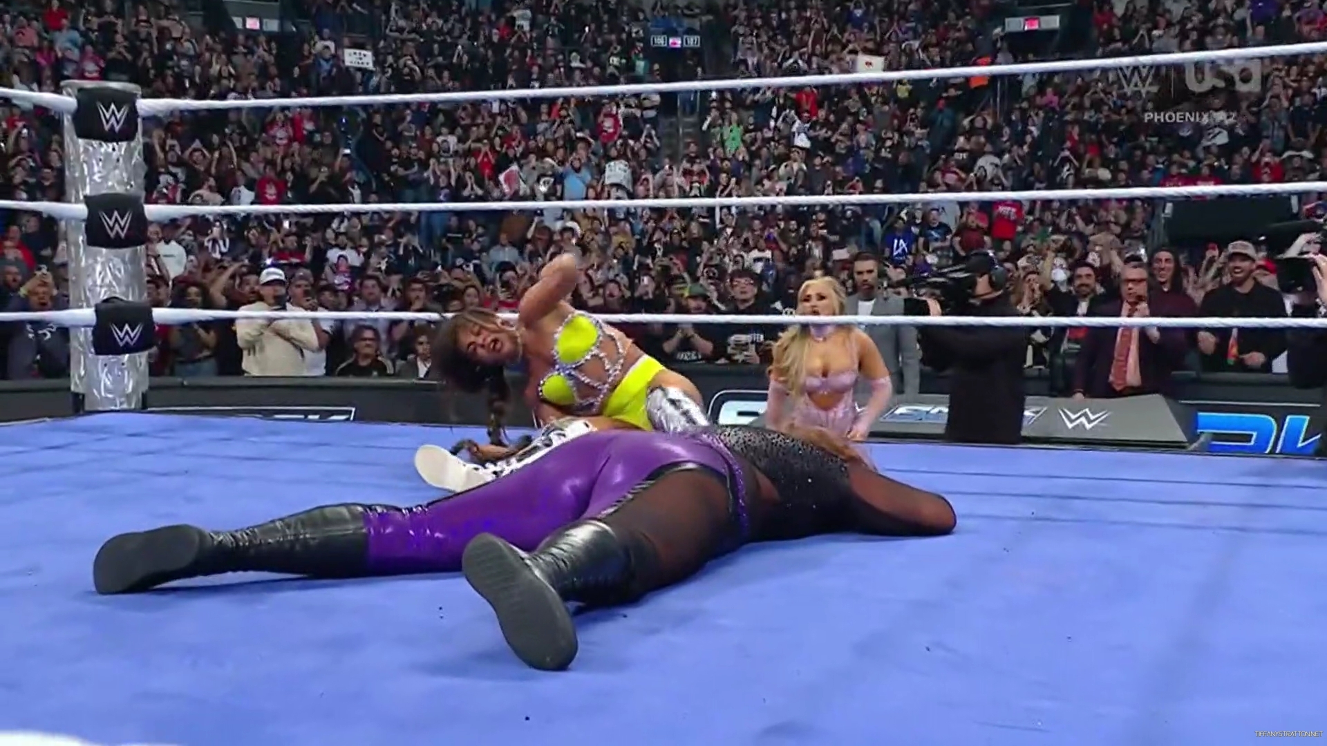 WWE_Friday_Night_SmackDown_2025_01_03_1080p_USANETWORK_h264-Star_mp40118.jpg