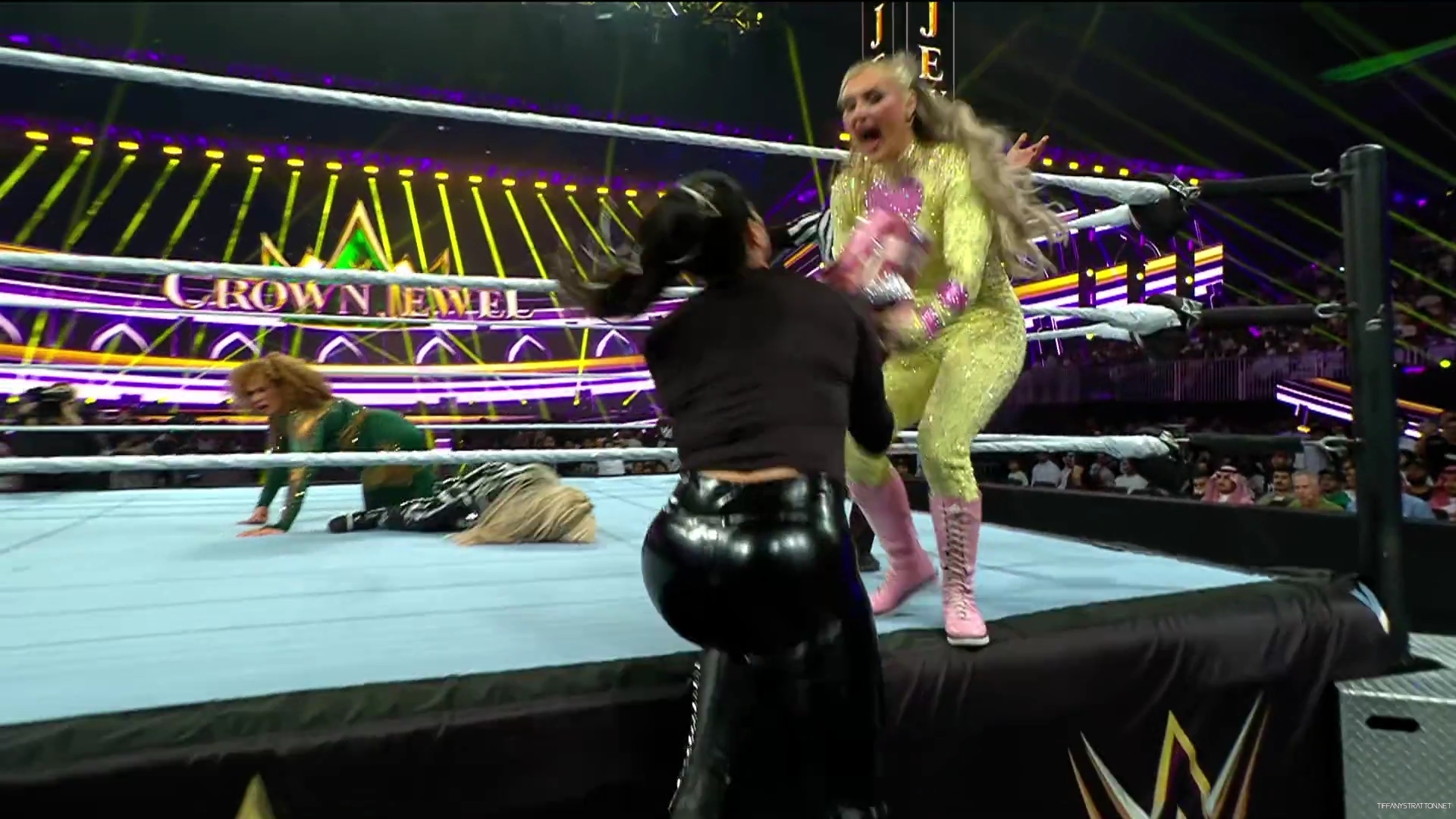 WWE_Crown_Jewel_2024_VOD_Version_1080p_WEB_h264-HEEL_mp40125.jpg