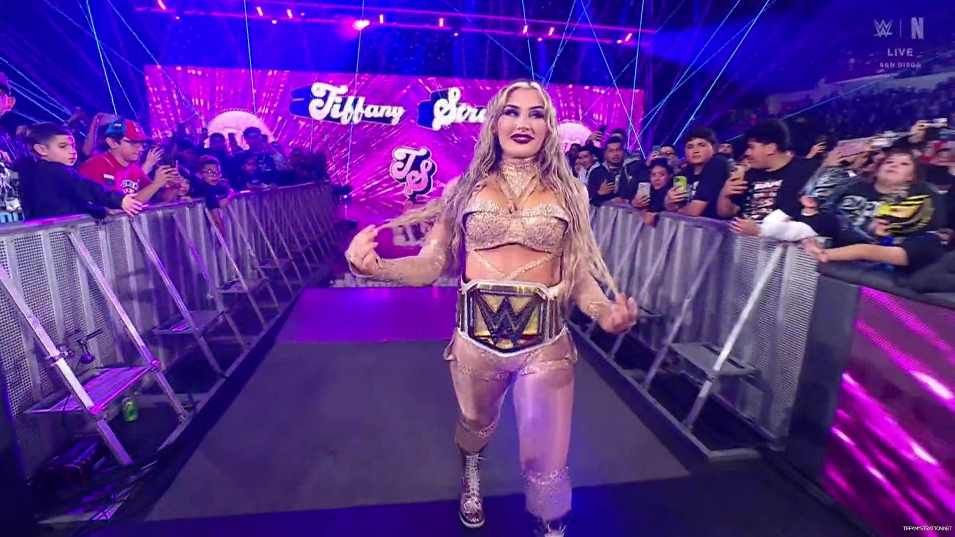 WWE_Friday_Night_SmackDown_2025_01_17_1080p_NETFLiX_h264-Star_mp40138.jpg