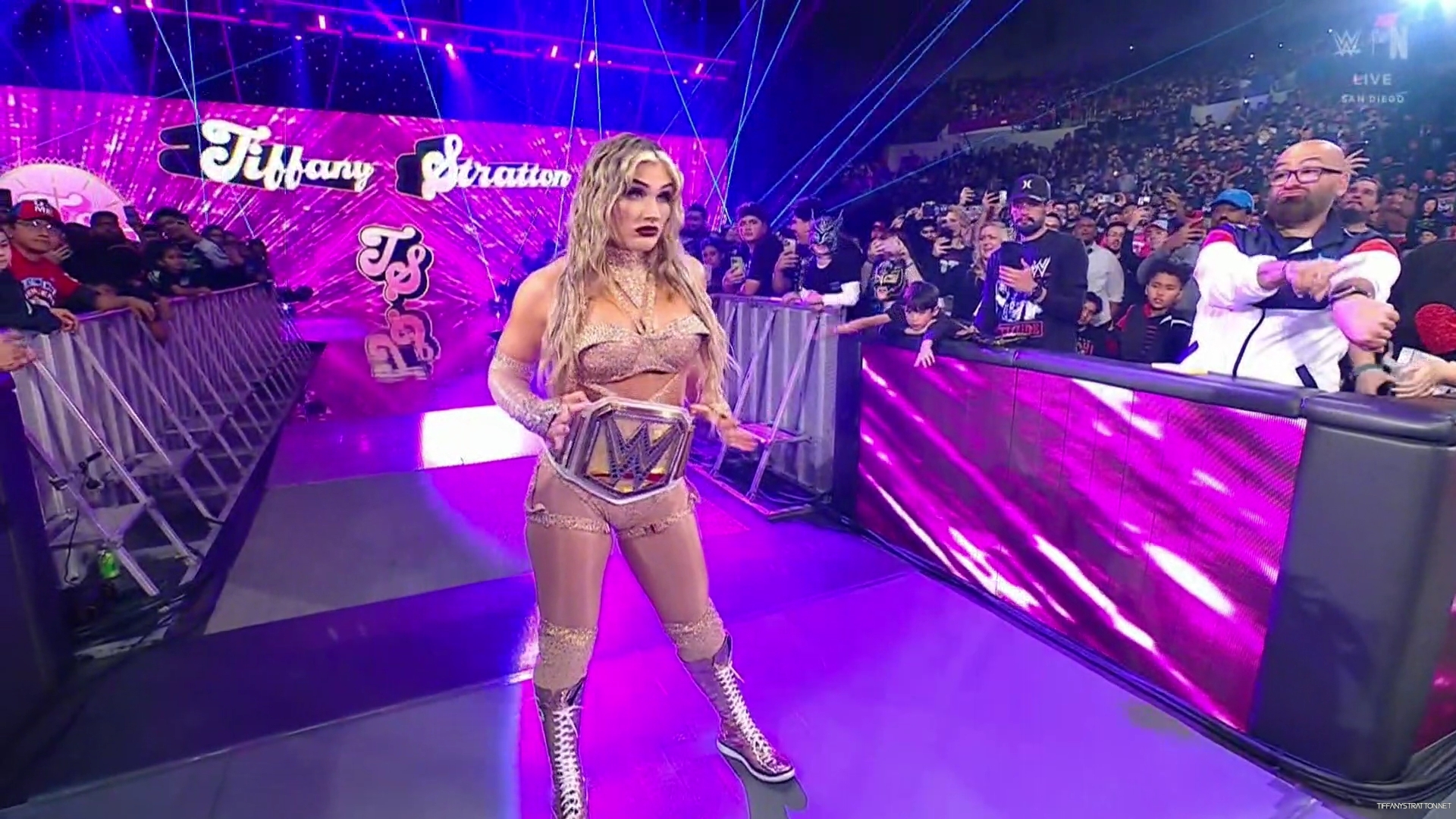 WWE_Friday_Night_SmackDown_2025_01_17_1080p_NETFLiX_h264-Star_mp40141.jpg