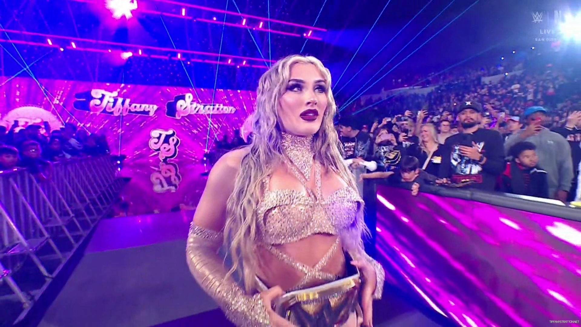 WWE_Friday_Night_SmackDown_2025_01_17_1080p_NETFLiX_h264-Star_mp40150.jpg