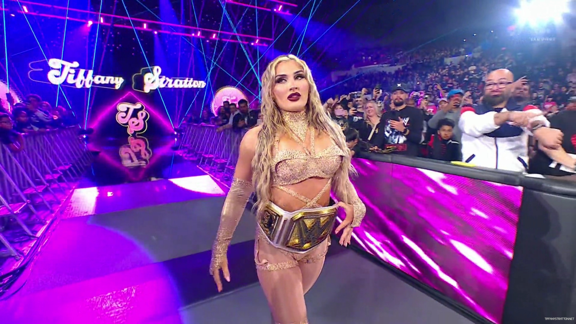 WWE_Friday_Night_SmackDown_2025_01_17_1080p_NETFLiX_h264-Star_mp40151.jpg