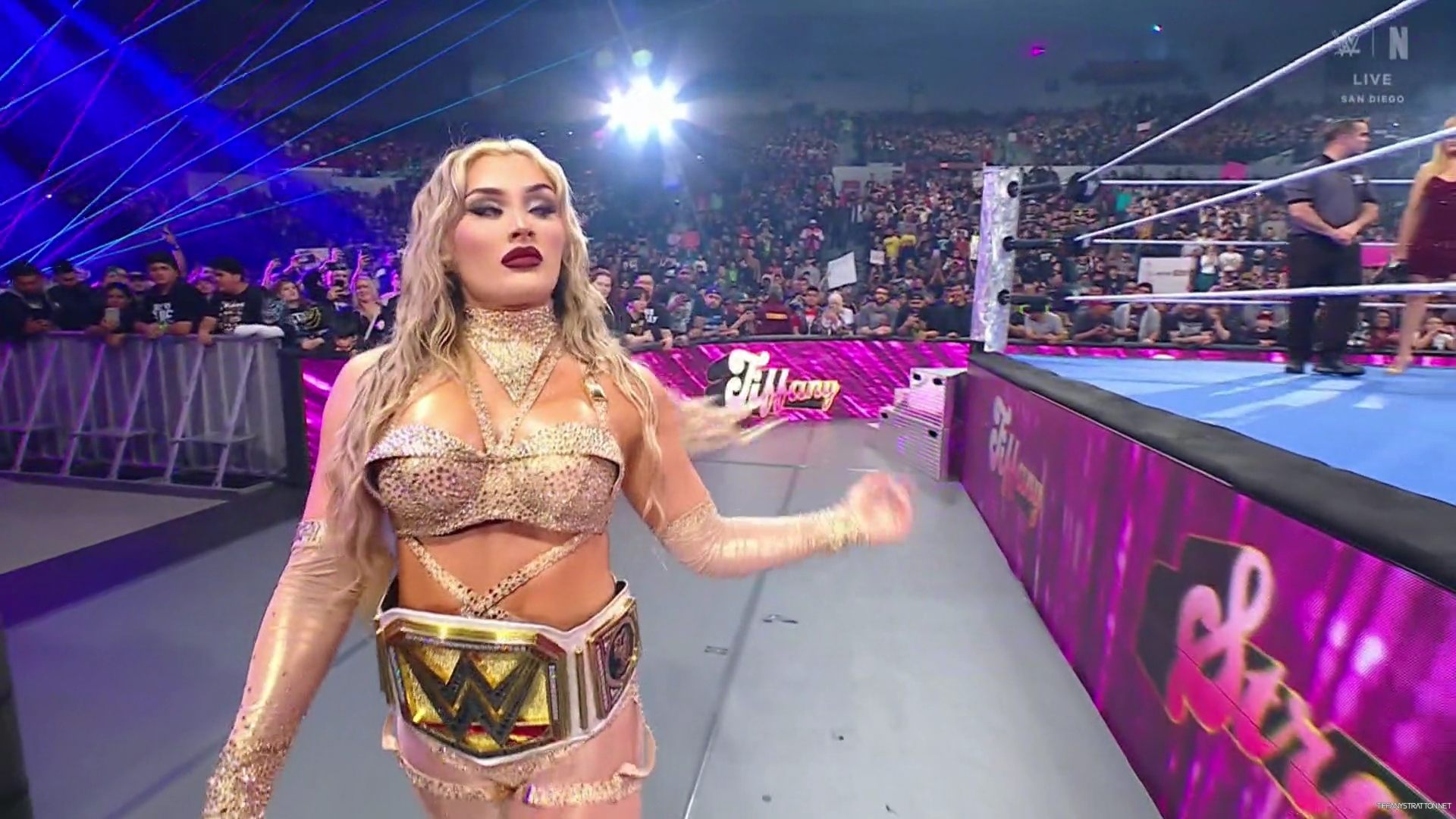 WWE_Friday_Night_SmackDown_2025_01_17_1080p_NETFLiX_h264-Star_mp40155.jpg