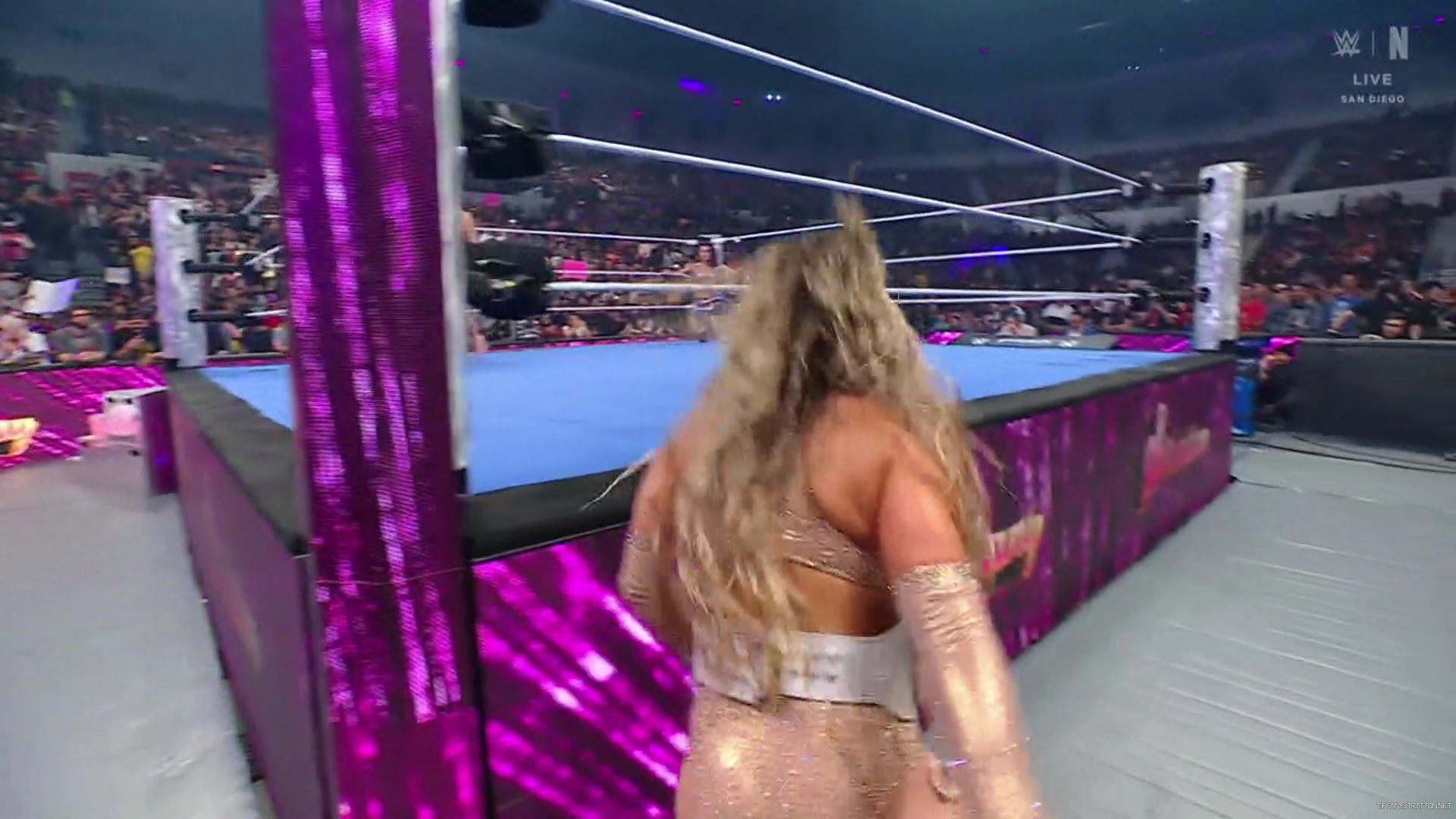 WWE_Friday_Night_SmackDown_2025_01_17_1080p_NETFLiX_h264-Star_mp40157.jpg