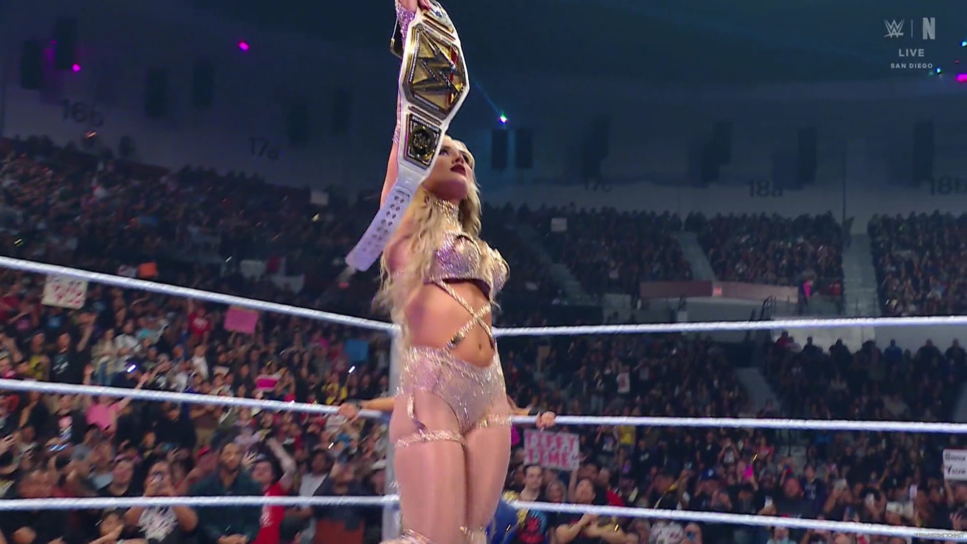 WWE_Friday_Night_SmackDown_2025_01_17_1080p_NETFLiX_h264-Star_mp40177.jpg