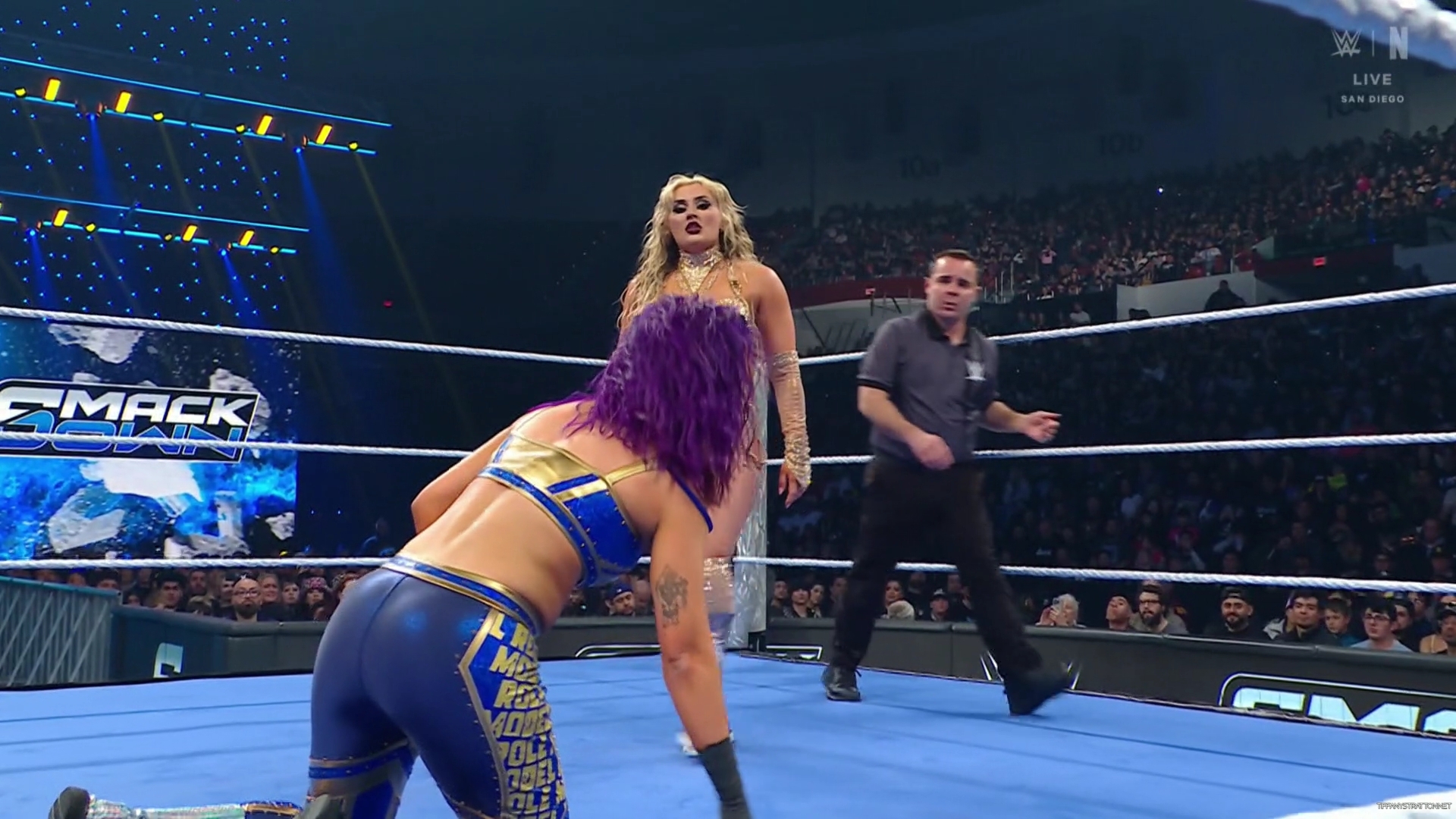 WWE_Friday_Night_SmackDown_2025_01_17_1080p_NETFLiX_h264-Star_mp40390.jpg