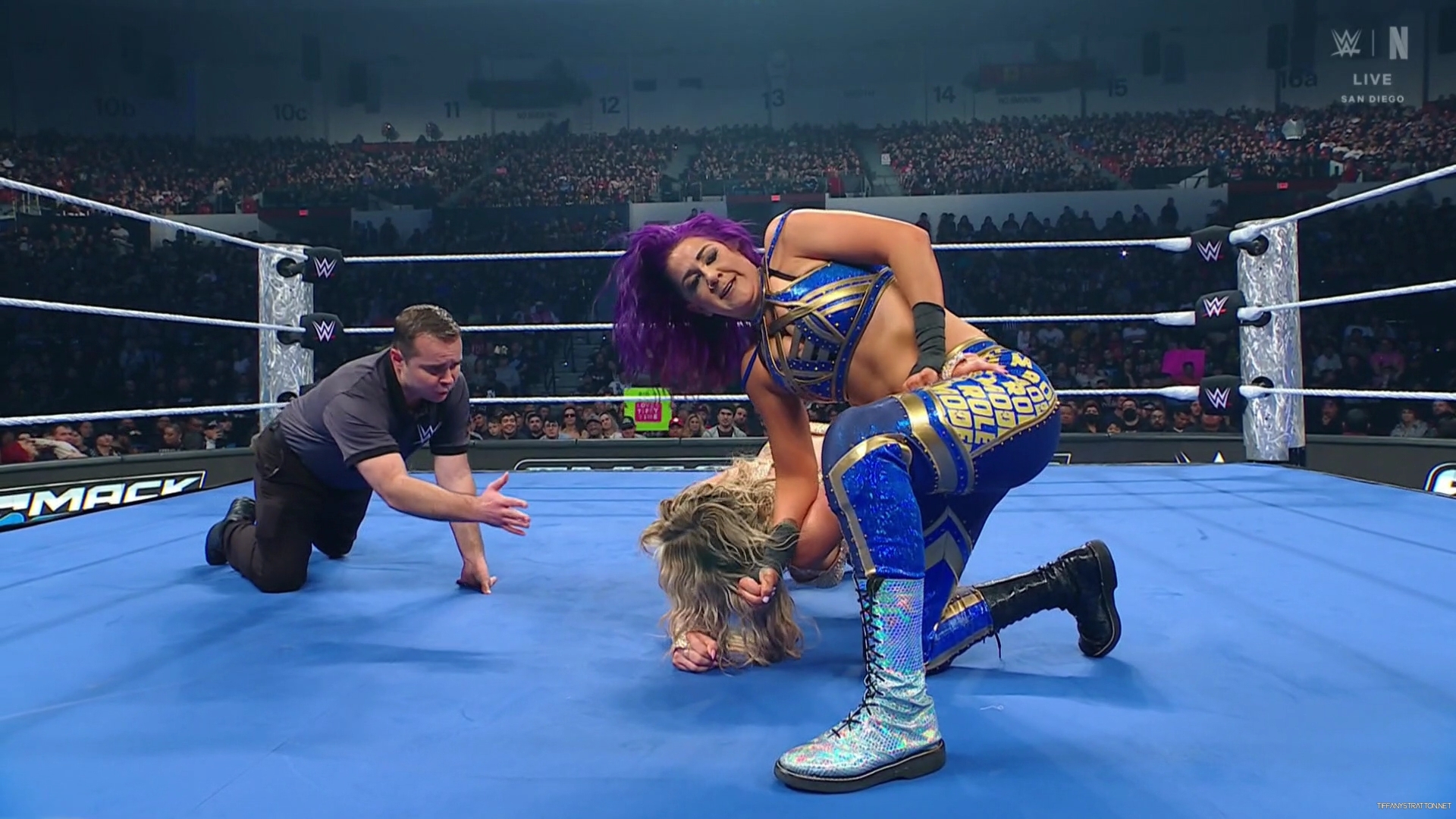 WWE_Friday_Night_SmackDown_2025_01_17_1080p_NETFLiX_h264-Star_mp40440.jpg