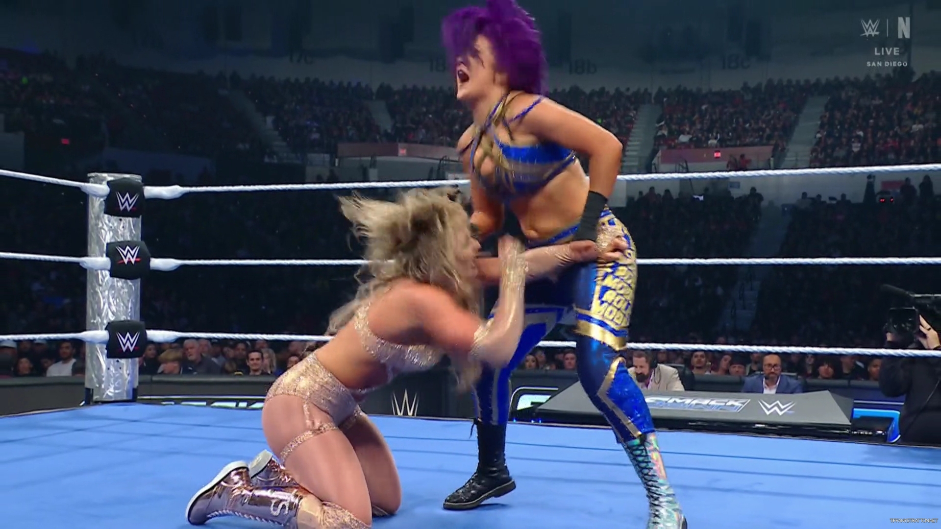 WWE_Friday_Night_SmackDown_2025_01_17_1080p_NETFLiX_h264-Star_mp40453.jpg