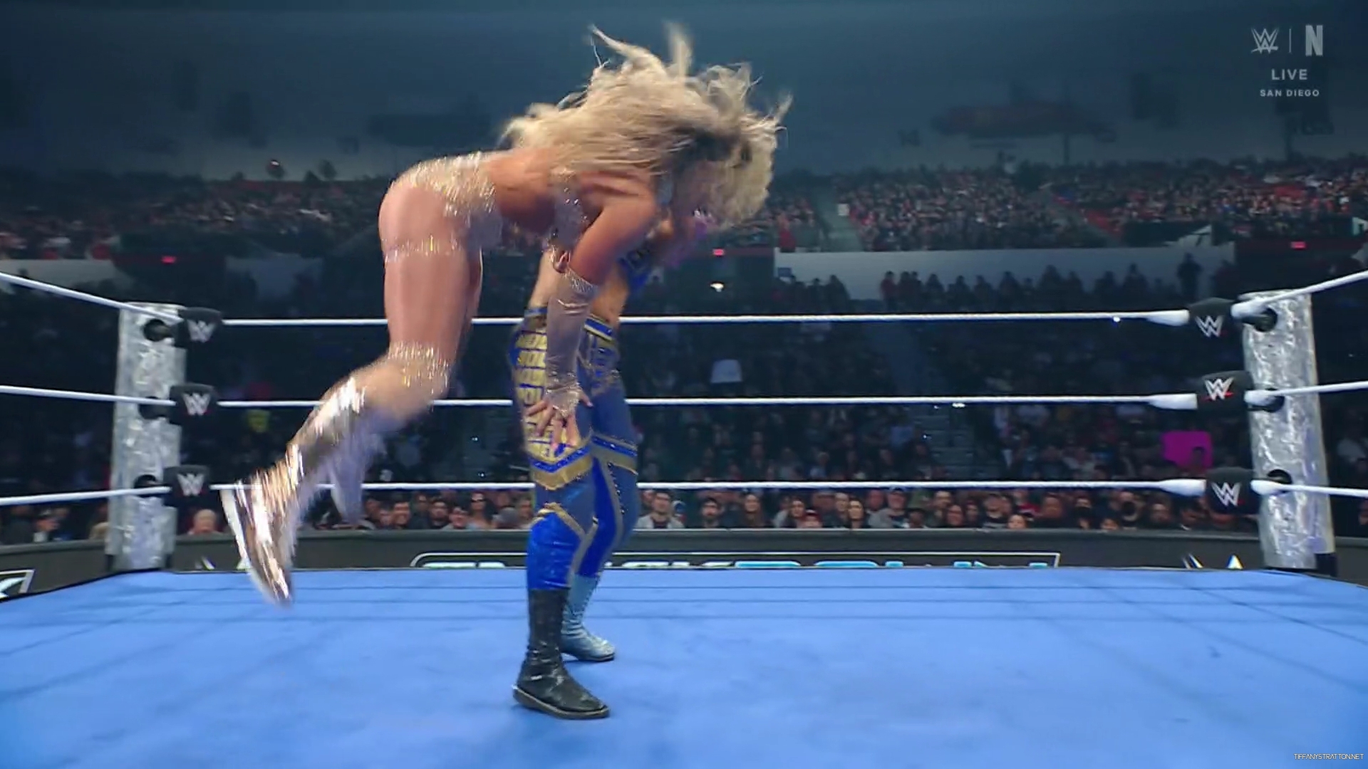 WWE_Friday_Night_SmackDown_2025_01_17_1080p_NETFLiX_h264-Star_mp40462.jpg