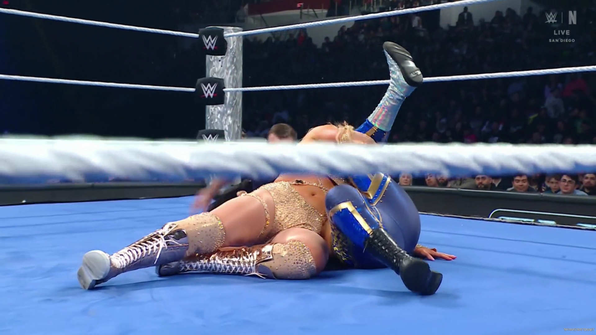 WWE_Friday_Night_SmackDown_2025_01_17_1080p_NETFLiX_h264-Star_mp40576.jpg