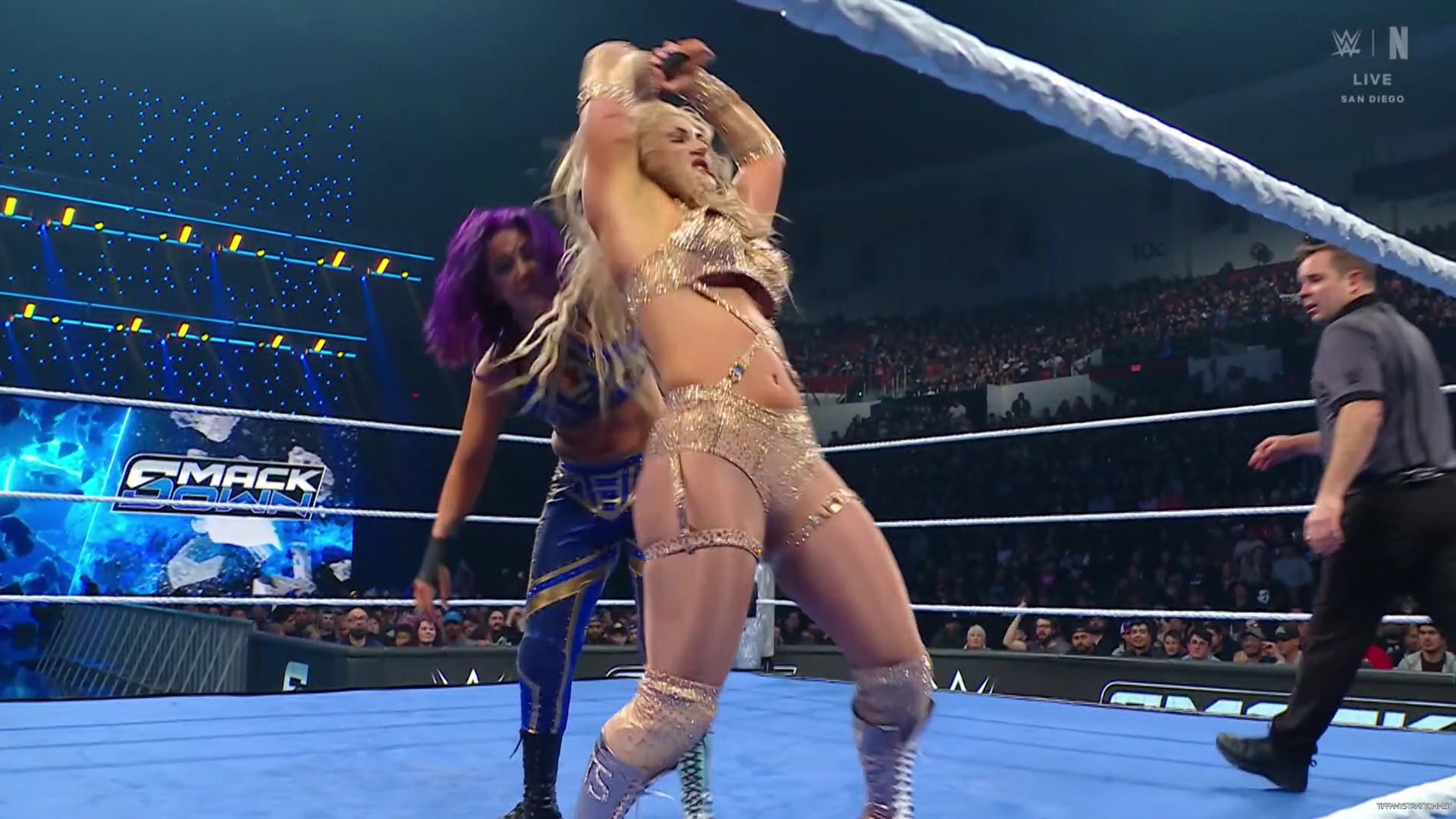 WWE_Friday_Night_SmackDown_2025_01_17_1080p_NETFLiX_h264-Star_mp40707.jpg