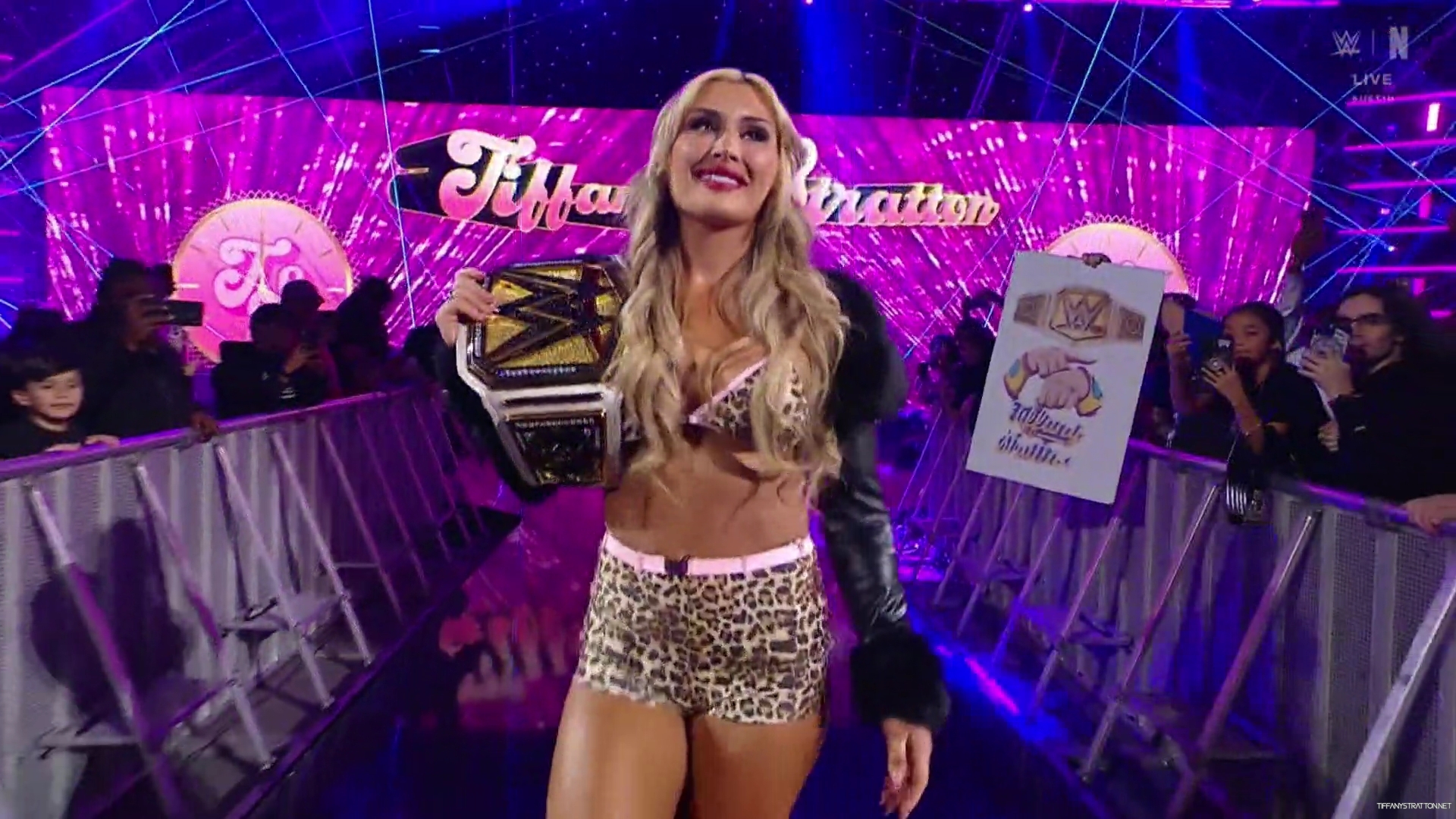 WWE_Friday_Night_SmackDown_2025_01_24_1080p_NETFLiX_CAP_h264-Star_mp40075.jpg