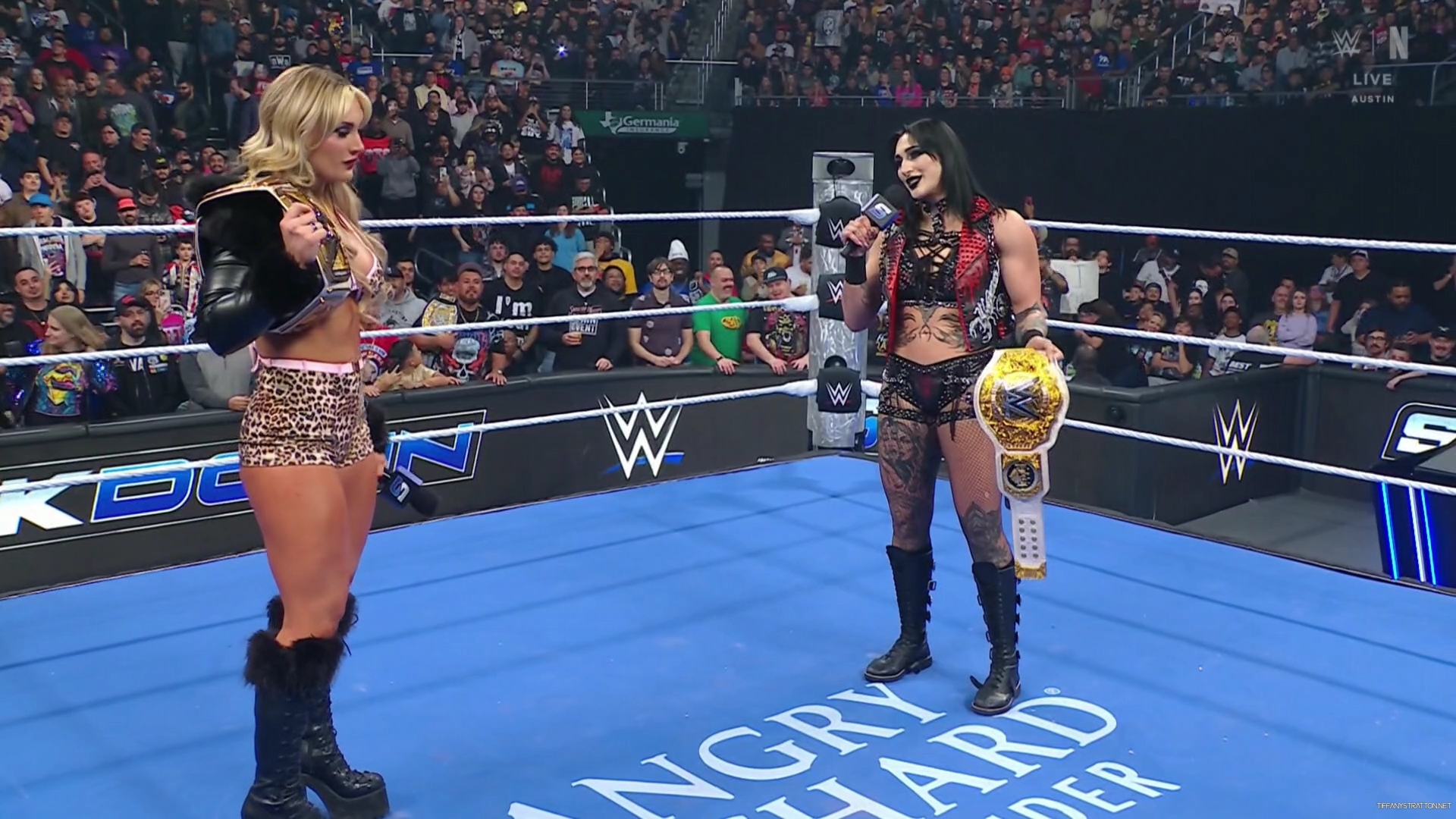 WWE_Friday_Night_SmackDown_2025_01_24_1080p_NETFLiX_CAP_h264-Star_mp40287.jpg