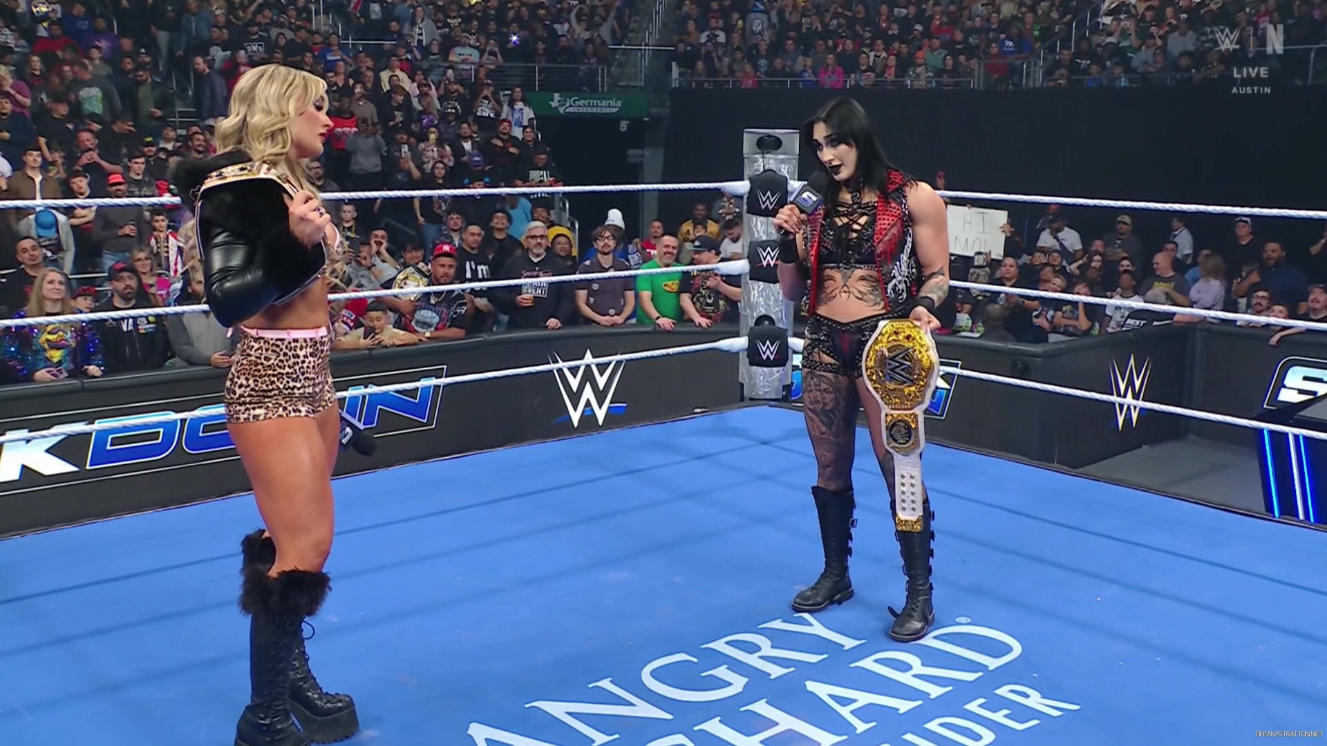 WWE_Friday_Night_SmackDown_2025_01_24_1080p_NETFLiX_CAP_h264-Star_mp40289.jpg