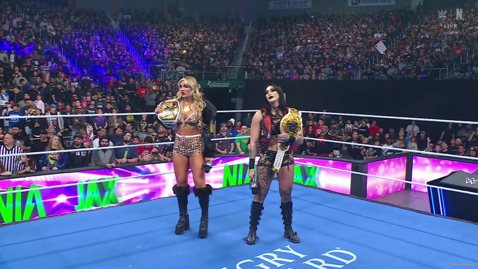 WWE_Friday_Night_SmackDown_2025_01_24_1080p_NETFLiX_CAP_h264-Star_mp40341.jpg