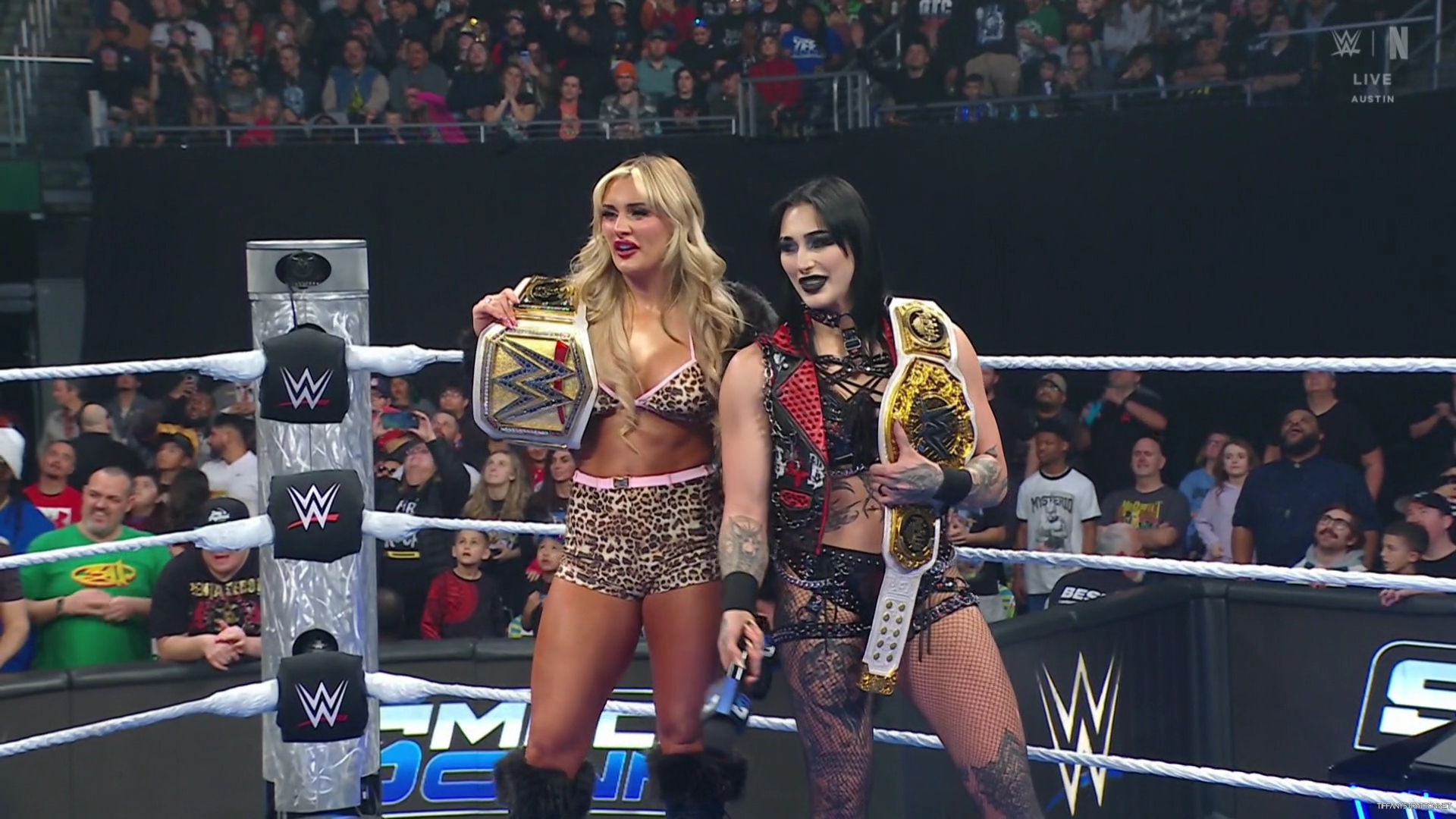 WWE_Friday_Night_SmackDown_2025_01_24_1080p_NETFLiX_CAP_h264-Star_mp40492.jpg